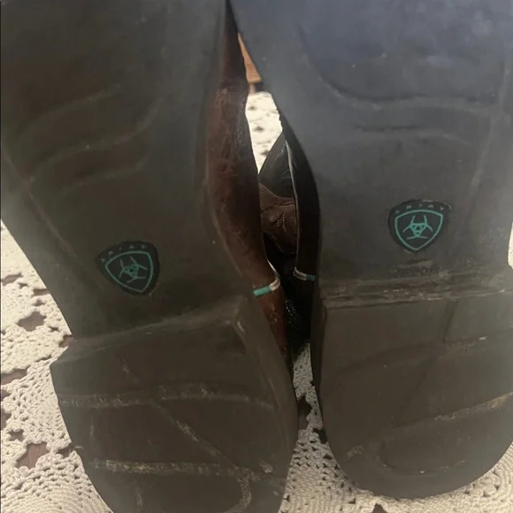 Women’s Ariat Leather Brown Boots with Turquoise Trim Size 10 B - Picture 10 of 10